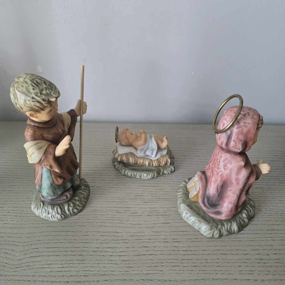 Vintage Berta Hummel Goebel 1996 Nativity - Picture 6 of 16